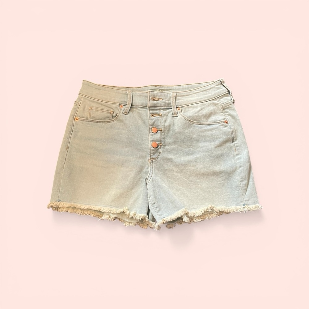 #006, Universal Thread Light Blue High-Rise Frayed Hem Denim Shorts, size 8